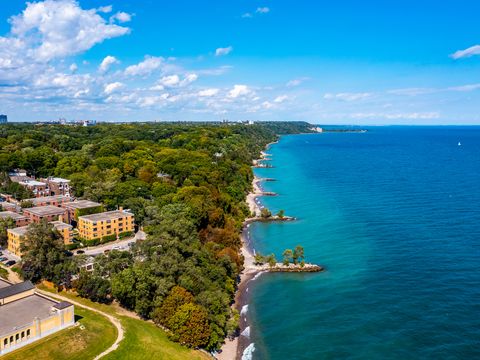Living on the Lake: Where to Find Beachfront and Waterfront Property in Toronto