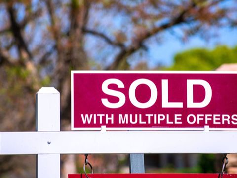 5 ways to win a bidding war