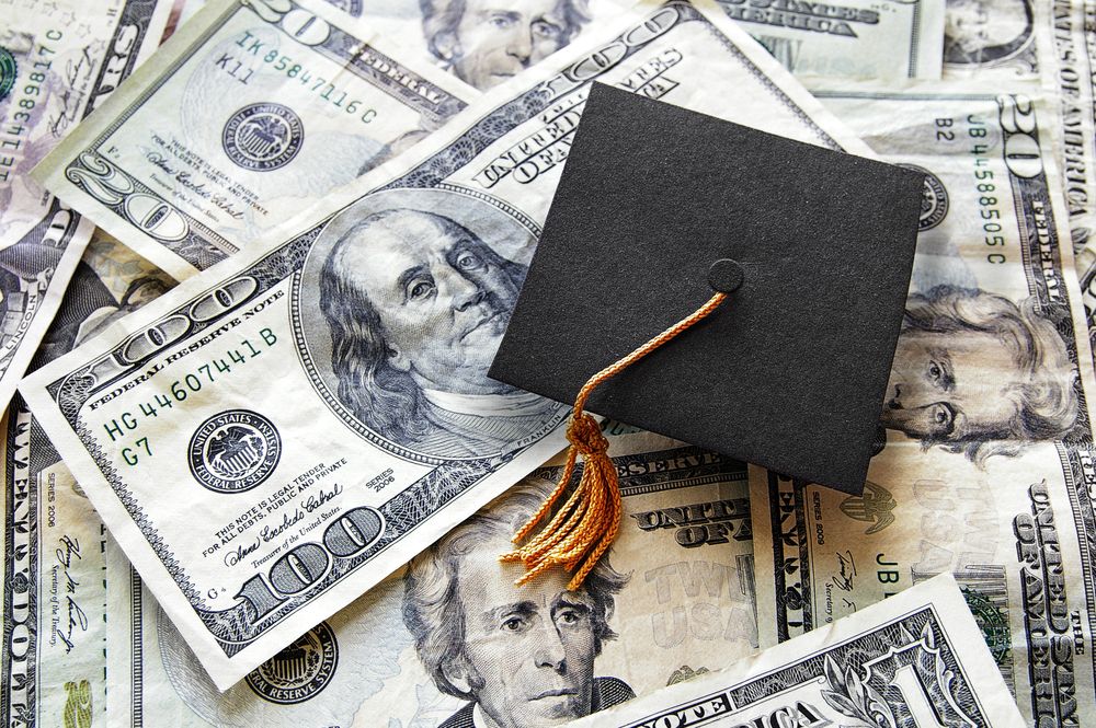 How to Find Scholarships for Graduate School