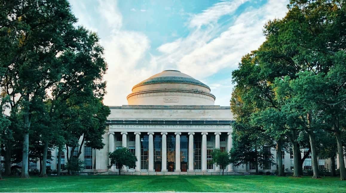 MIT или Caltech? Титаны науки и техники