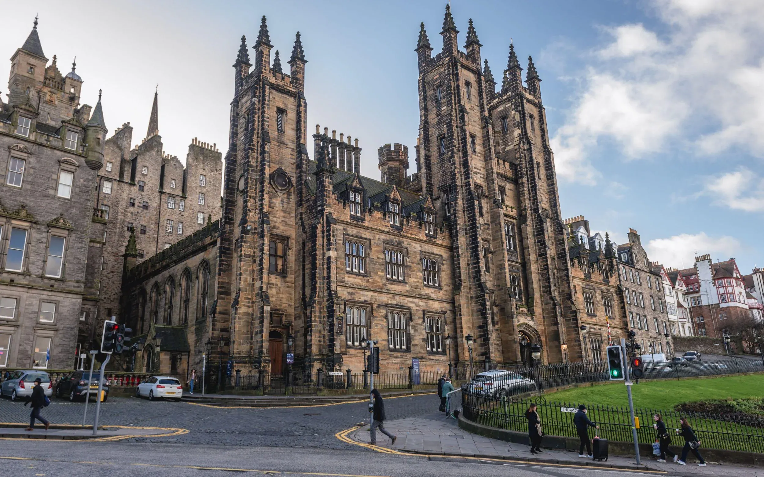 Melhores Faculdades Europa Edinburgh