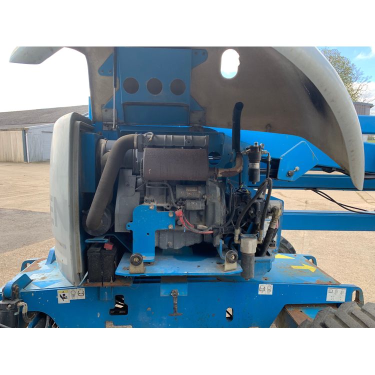 Genie Z45/25J 4 x 4