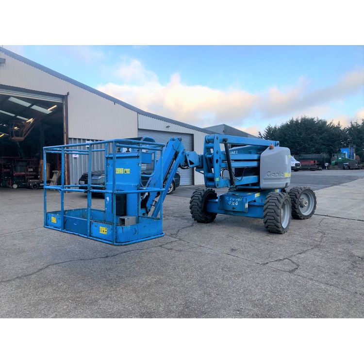 Genie Z45/25J 4 x 4
