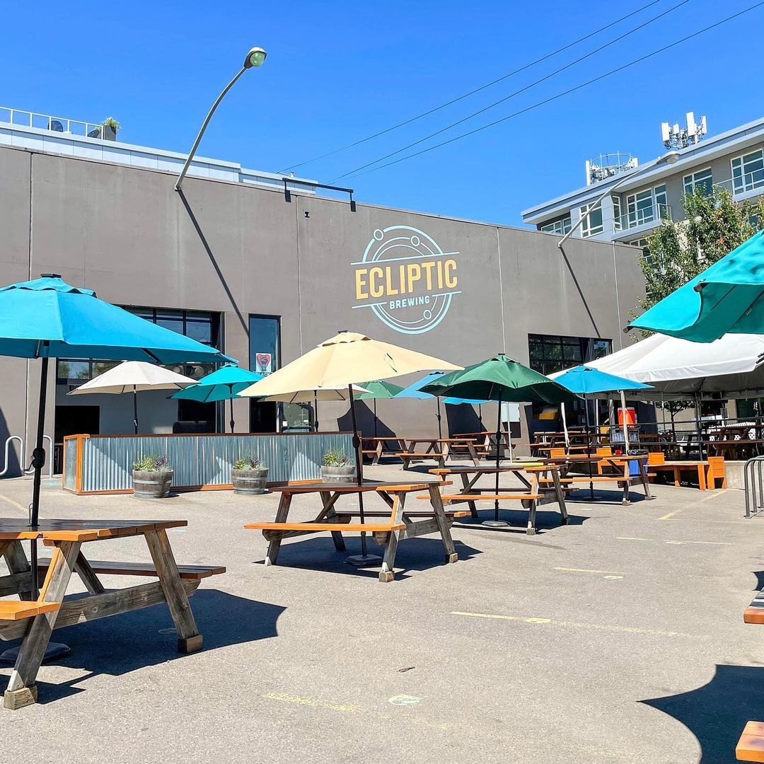 Front patio at Ecliptic Brewing tables seating