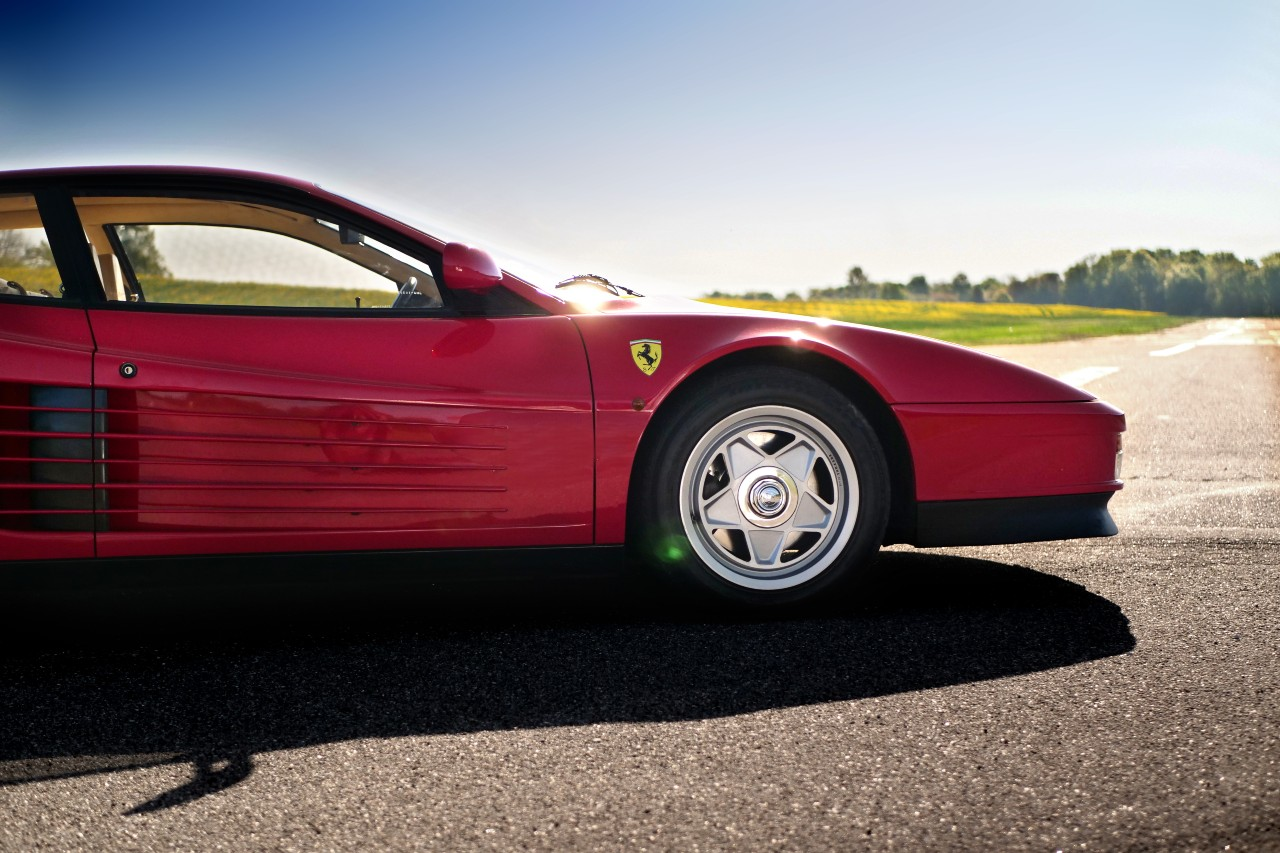 luxusné auto značky Ferrari