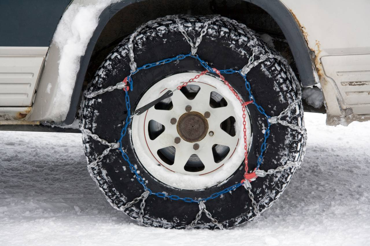 sněhový řetěz auto