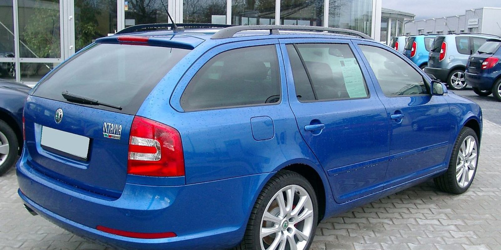 modrá škoda octavia