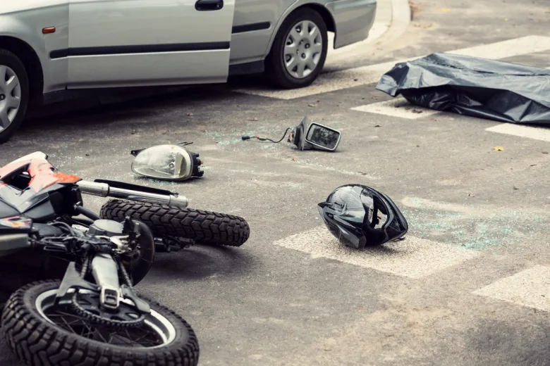 nehoda motorky na ceste