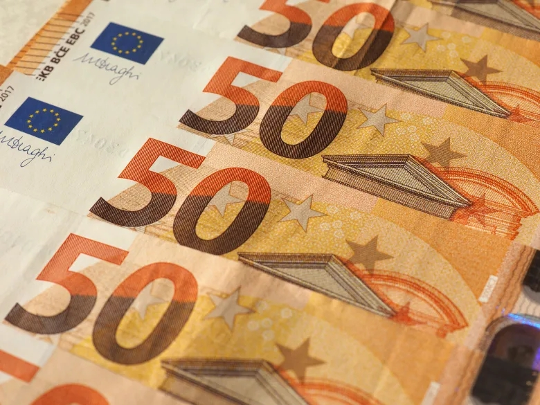50 eurové bankovky