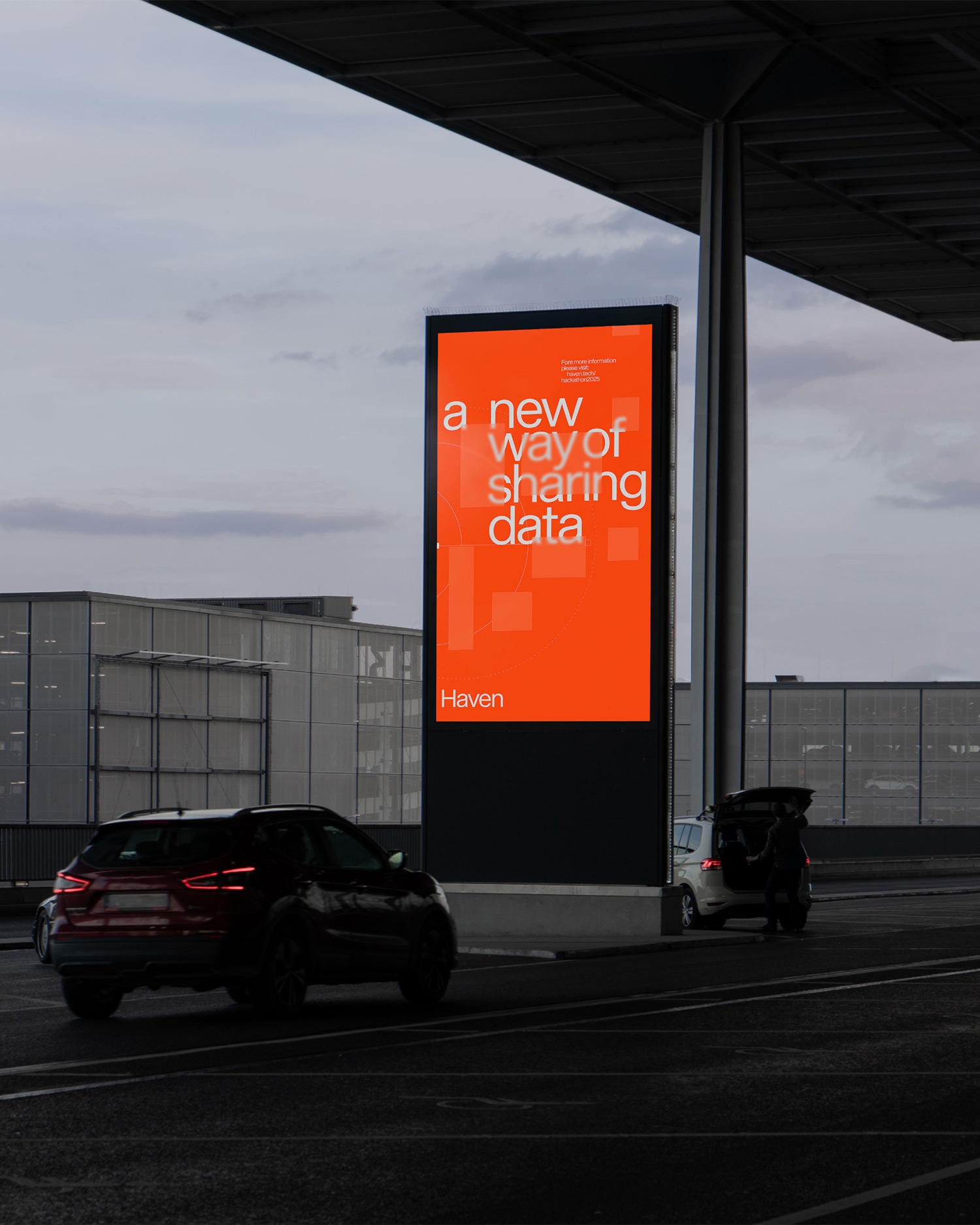 Digitale Haven-campagne met de tekst ‘A new way of sharing data’ langs een weg