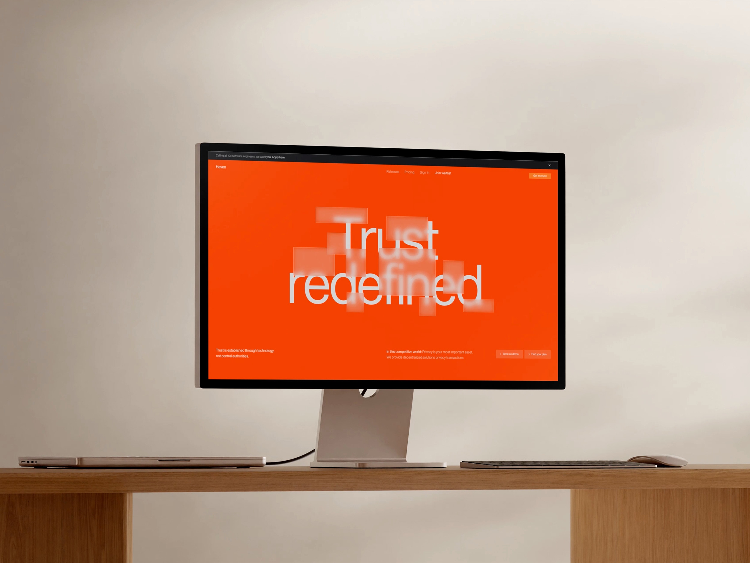 Haven-website met de slogan ‘Trust redefined’ op een desktopmonitor