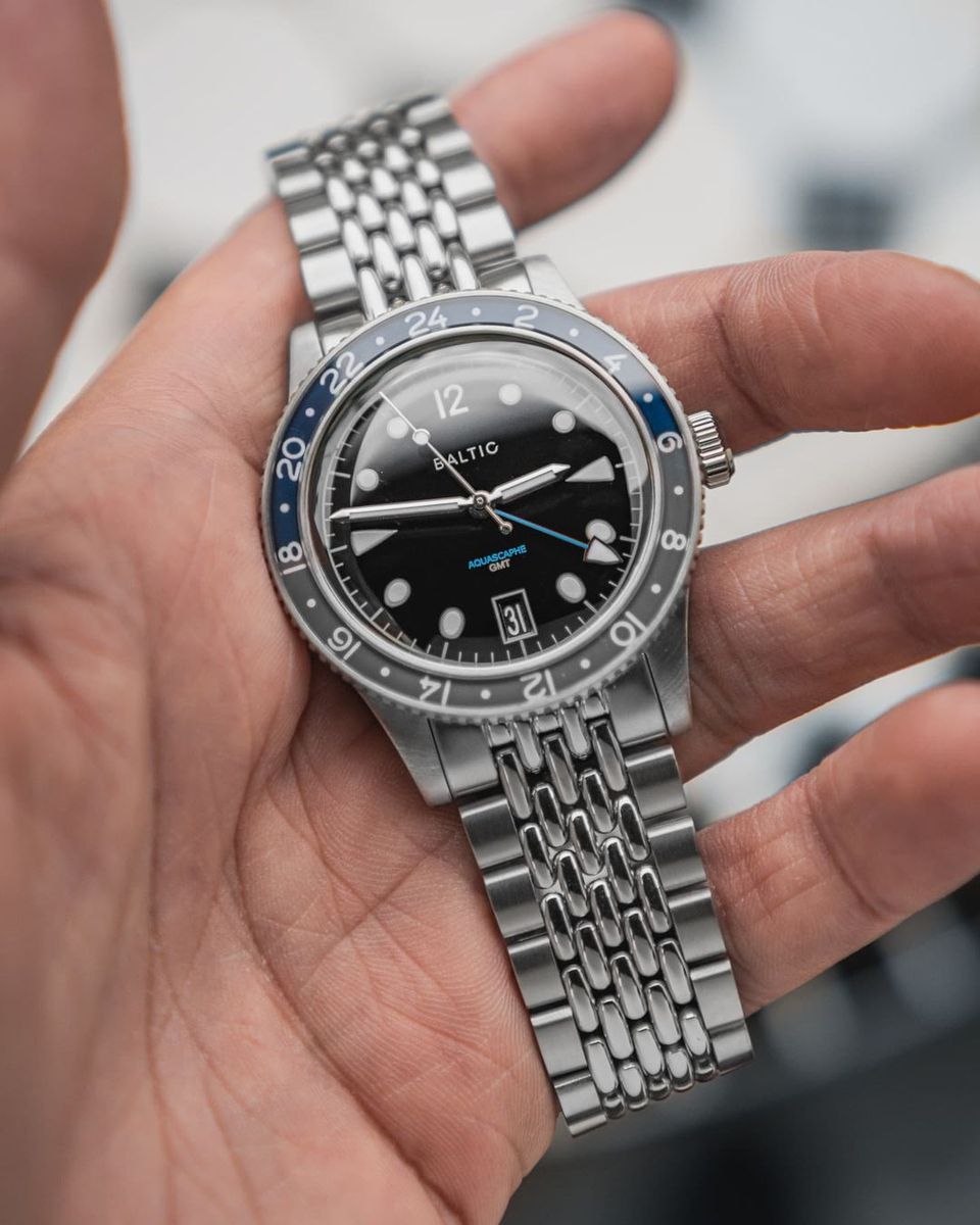 241313823_223616353112453_52367214603023