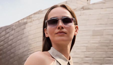 Female model wearing Rondinara, 4092, Color 6510