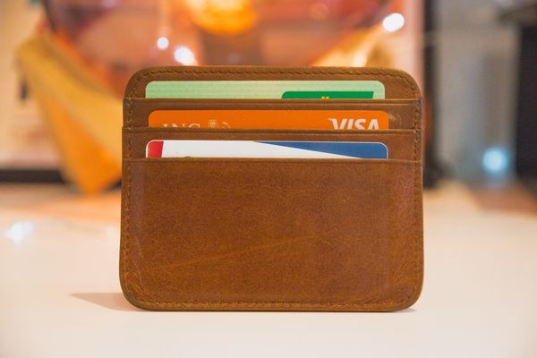 picture of bank cards in a wallet
