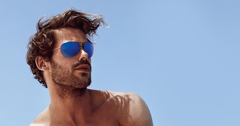 Modelo masculino usando Styleshades