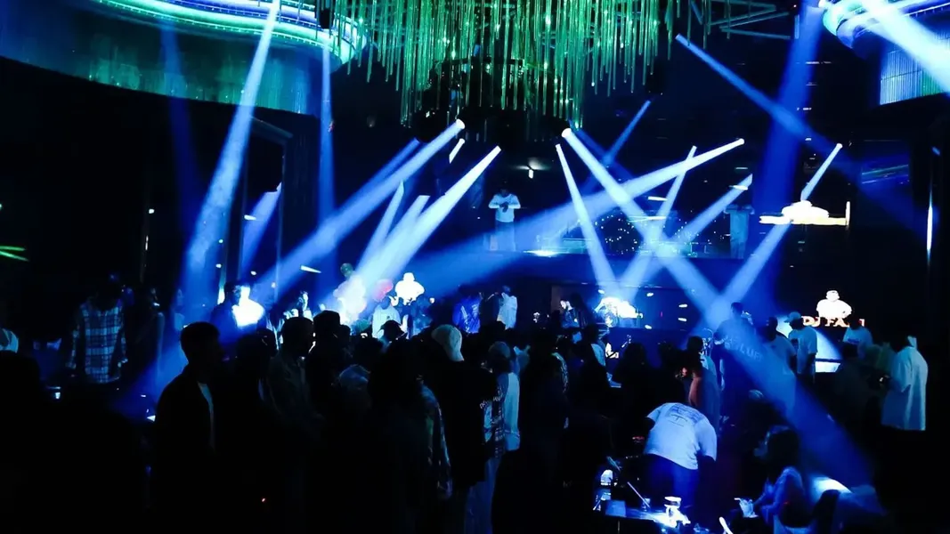Les Etoiles Night Club Abu-Dhabi