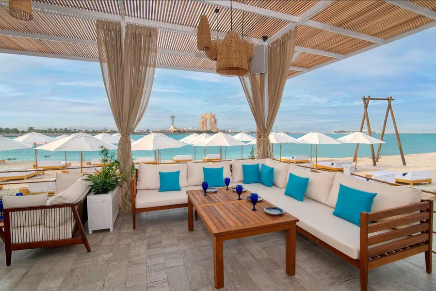 West Bay Lounge Abu Dhabi Corniche Abu-Dhabi