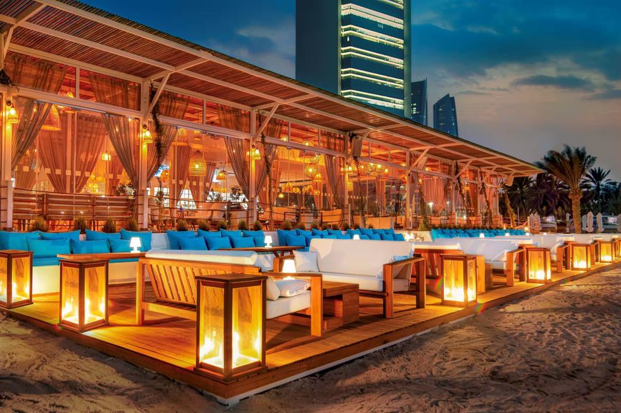 West Bay Lounge Abu Dhabi Corniche Abu-Dhabi