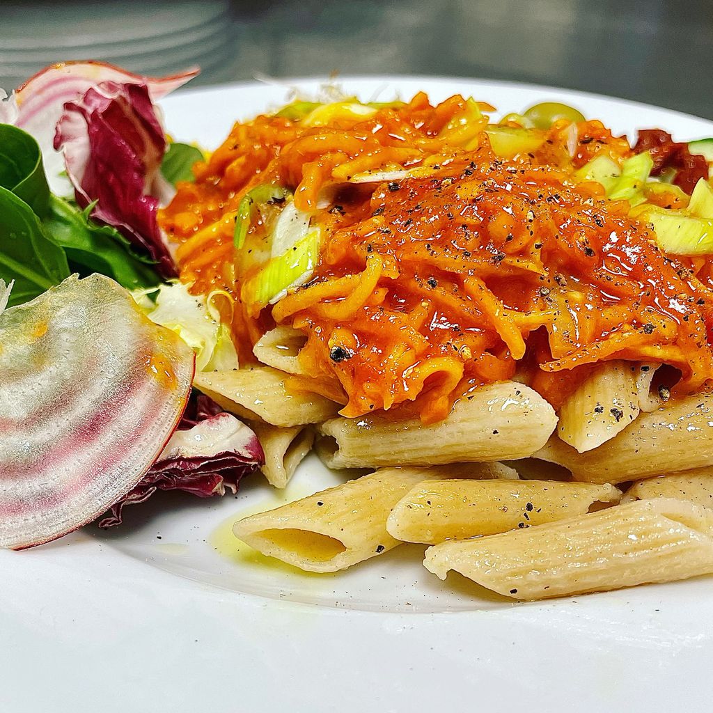 Rotfruktsstroganoff med fullkornspasta