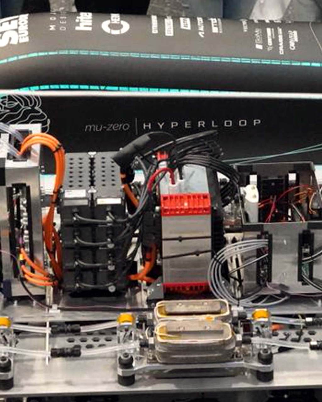 mu-zero HYPERLOOP x THE LÄND