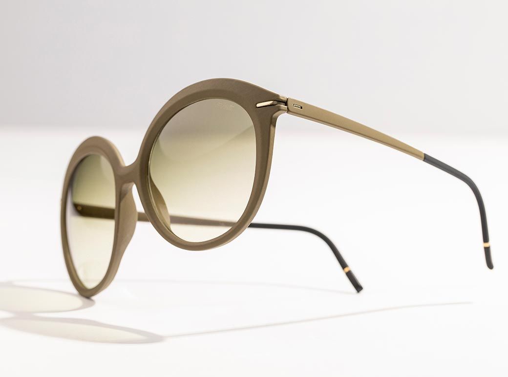 Iconic Shades, Model "Dora Three"