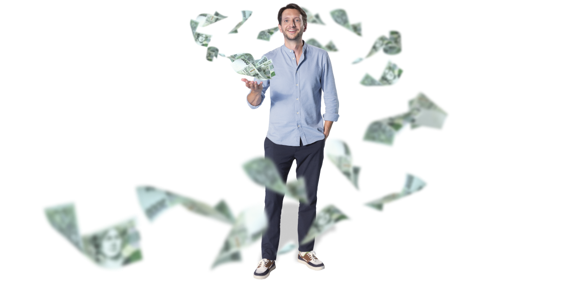 Jak získat půjčku - Tomáš Srovnaný, rozlítané bankovky kolem něj