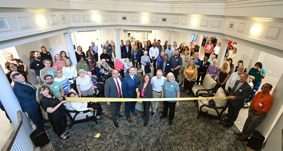Bristol Glen Marks 25th Anniversary with Ribbon Cutting Celebrating Community Refresh 