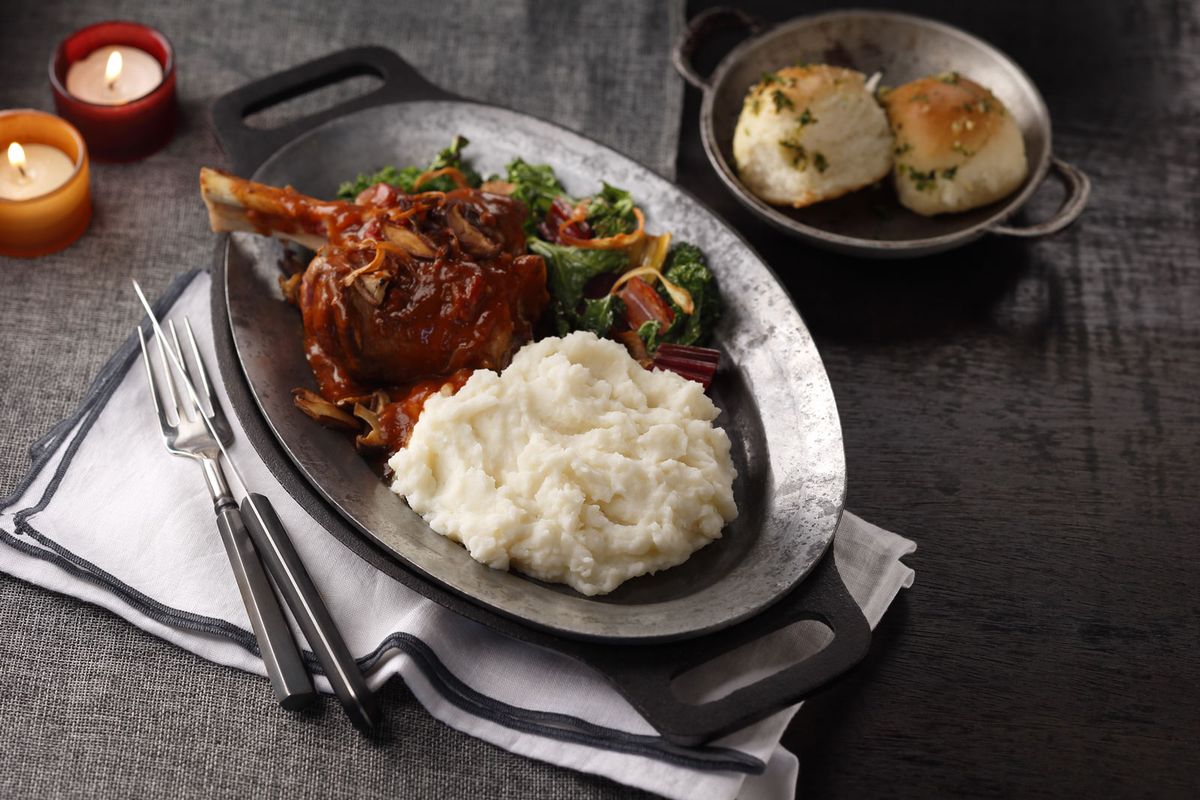Piernas de cordero al horno con acelgas crujientes – Featured
