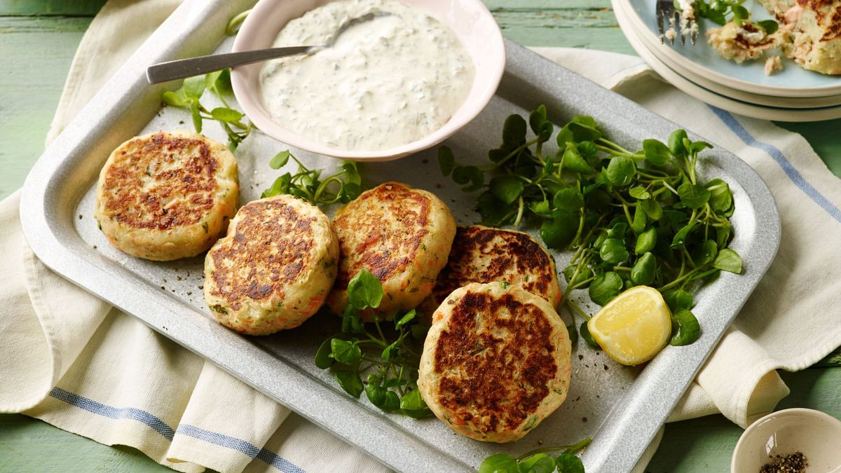 Herby Fishcakes with Tartare Sauce – Featured