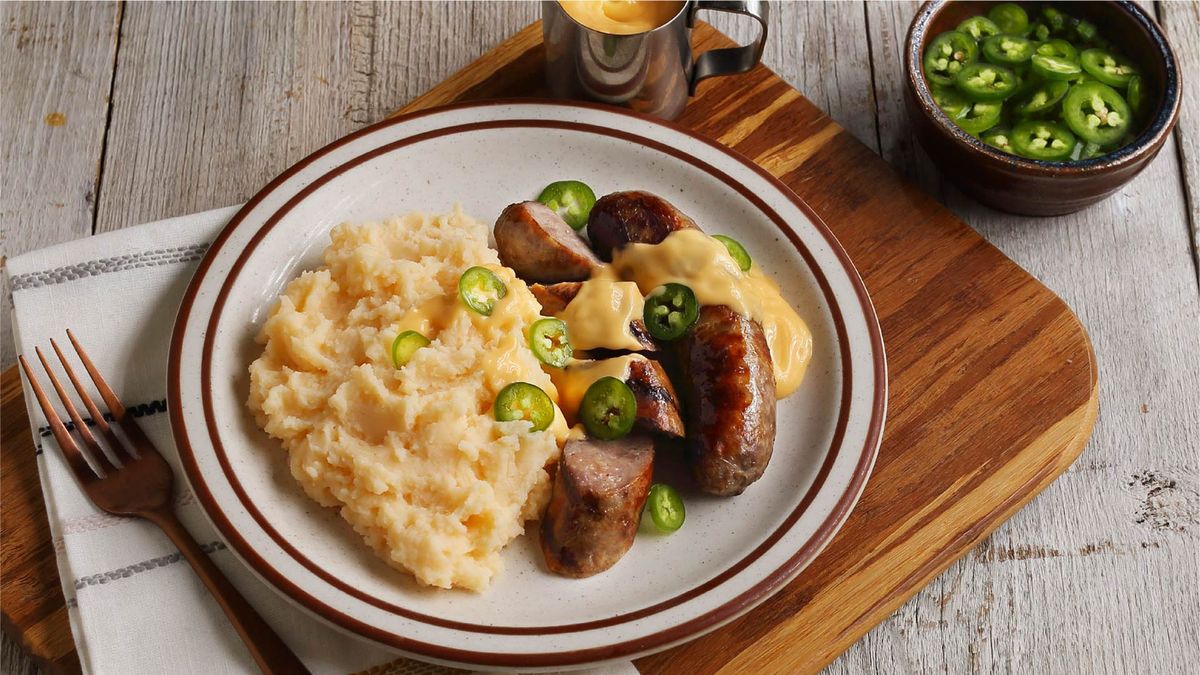 Mashed Potatoes with Cheesy Brats and Jalapeño – Featured Image