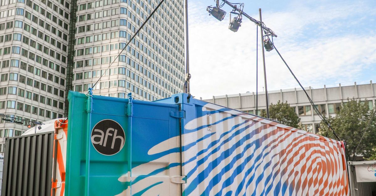 Container Murals 1/1 - Artists For Humanity