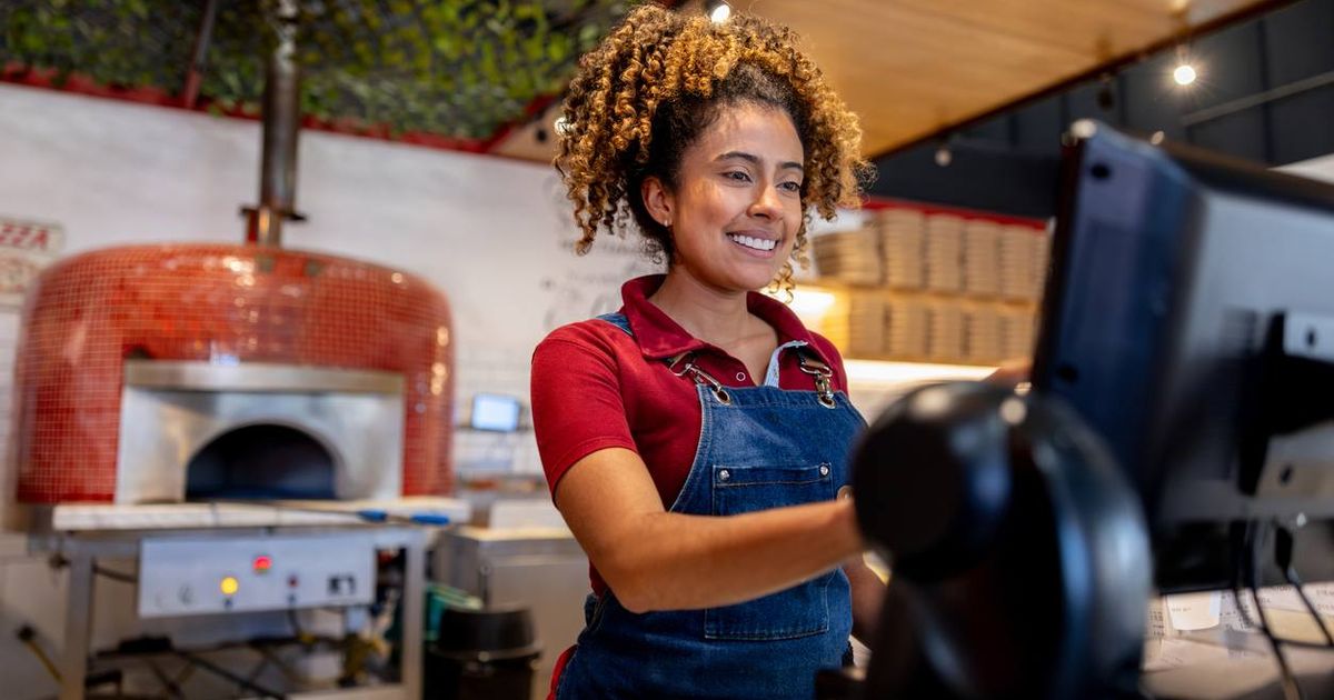 Fast Food & Quick Service Restaurant Crew Member Job Duties List — Deputy