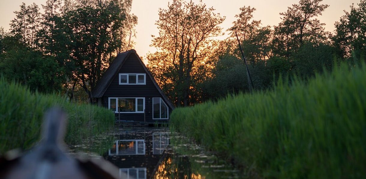 De 8 leukste natuurhuisjes aan het water in Nederland