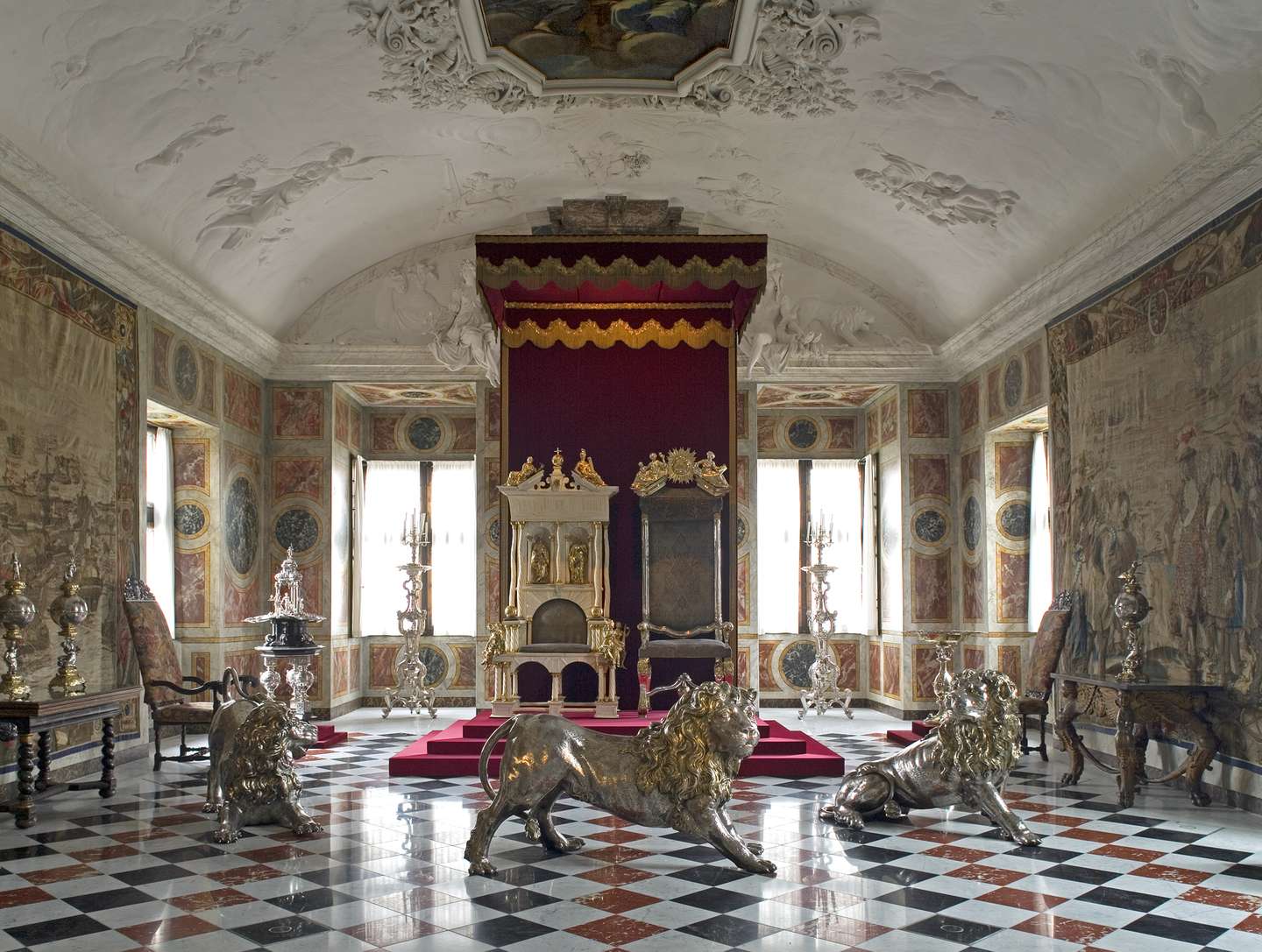 The Long Hall with the thrones and silver lions
