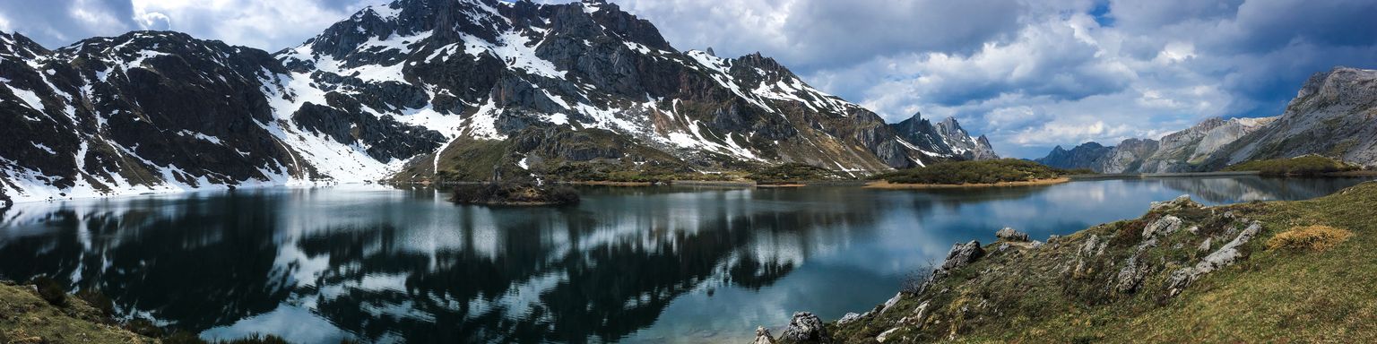 Lago del Valle in Someido National Park, Asturias, Spain