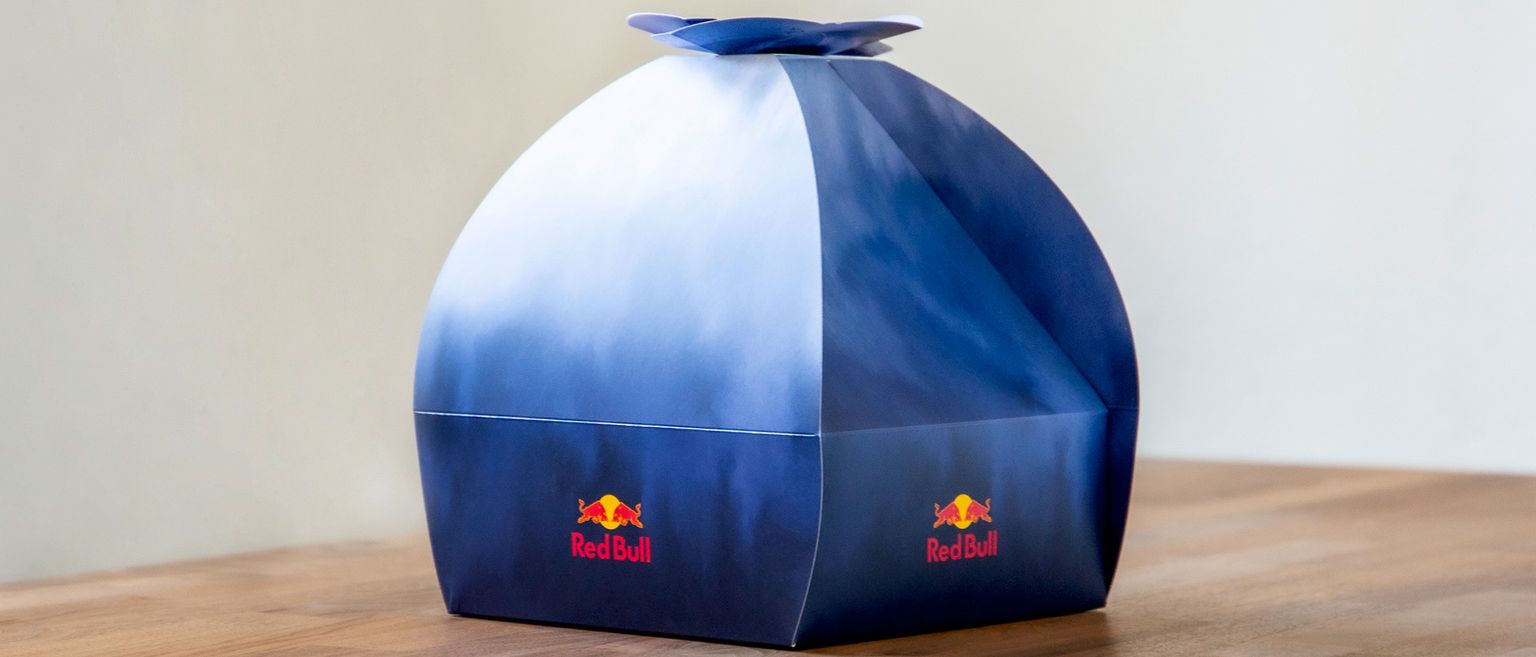 Geschlossene Box zur Red Bull Blue Edition