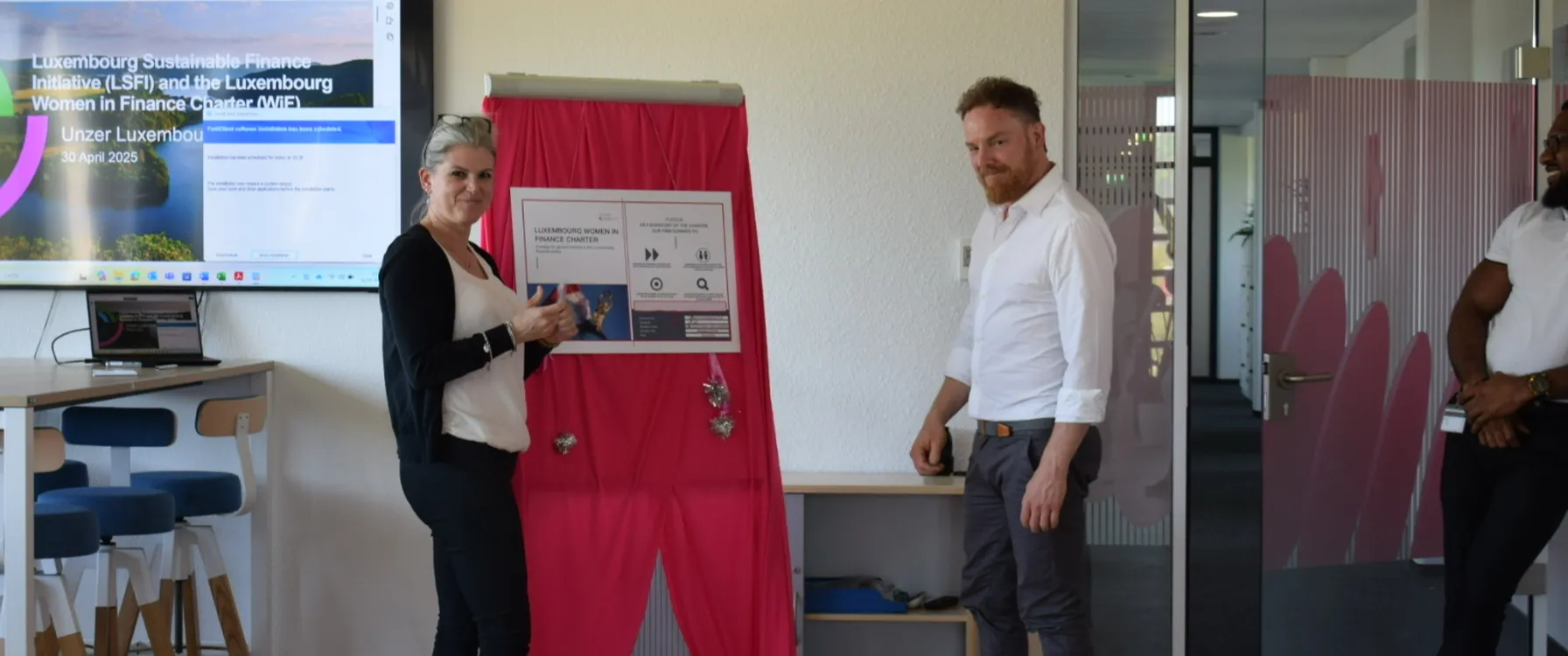 knowledge-hub header