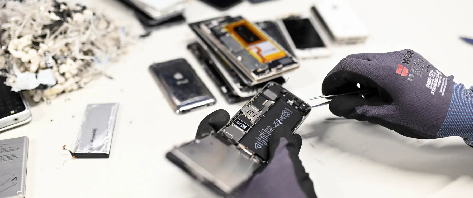 knowledge-hub header