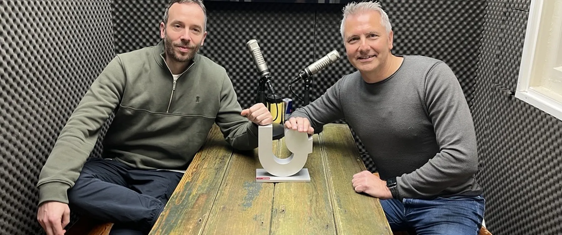 knowledge-hub header