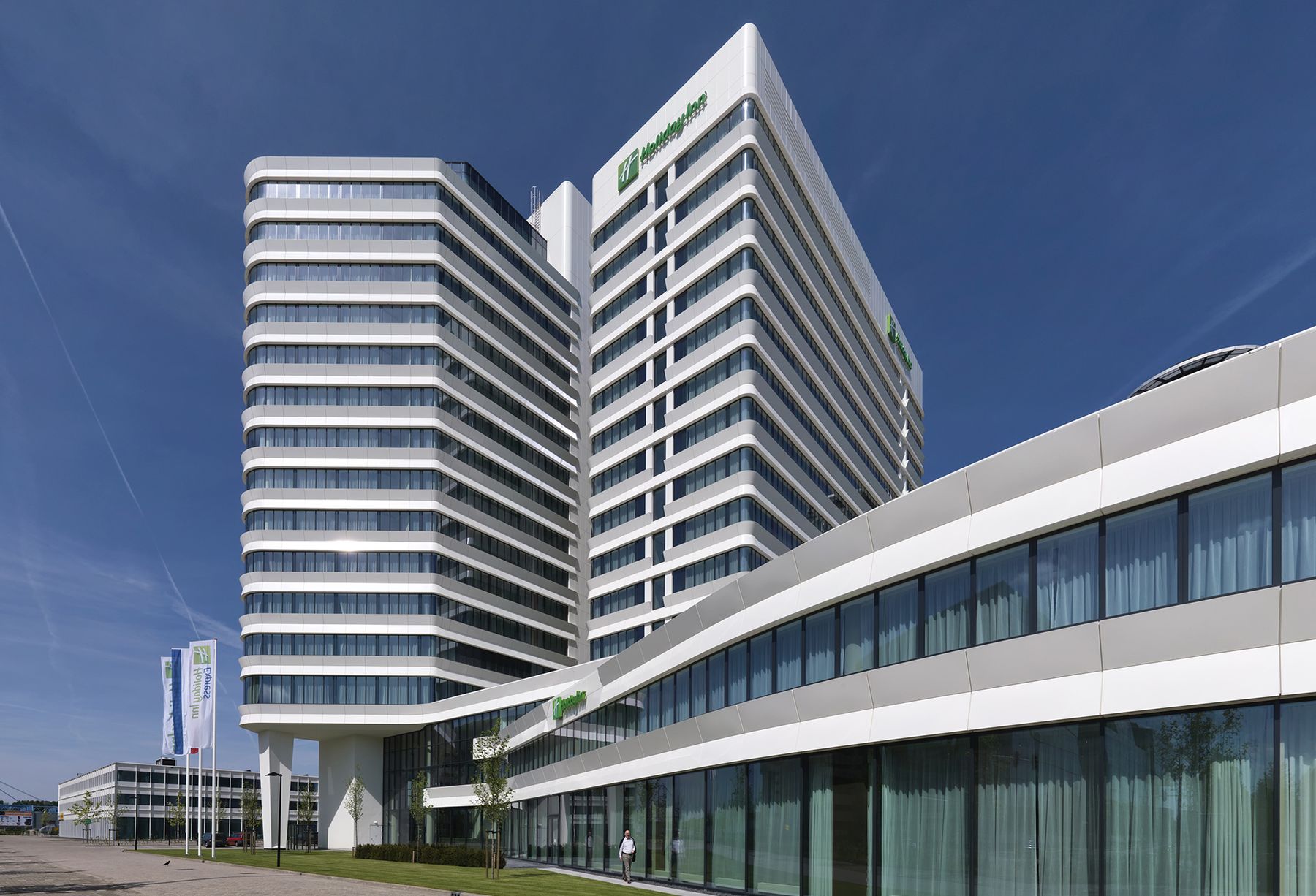 Arena Towers, transformatie Bull, Amsterdam Zuidoost