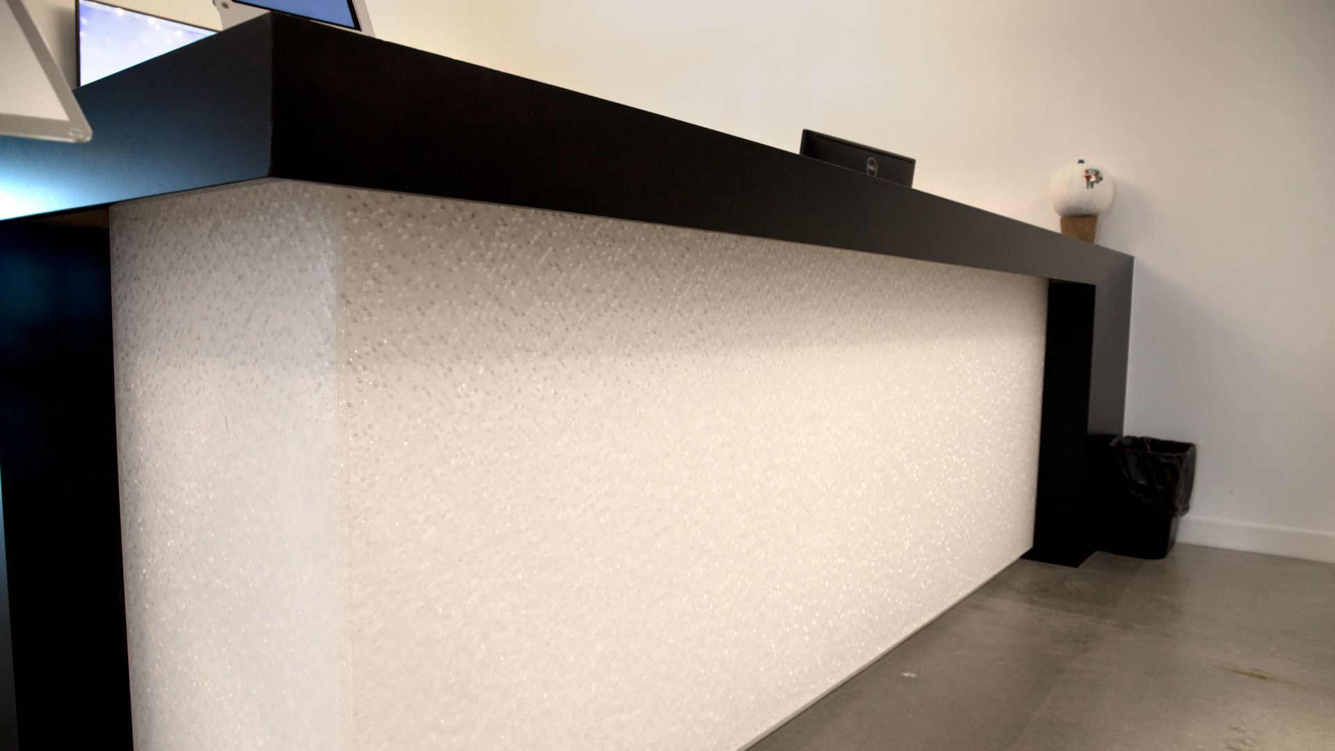 Pandora Ripple Desk | Sensitile