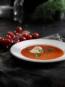 Tomatsoppa med pocherat ägg