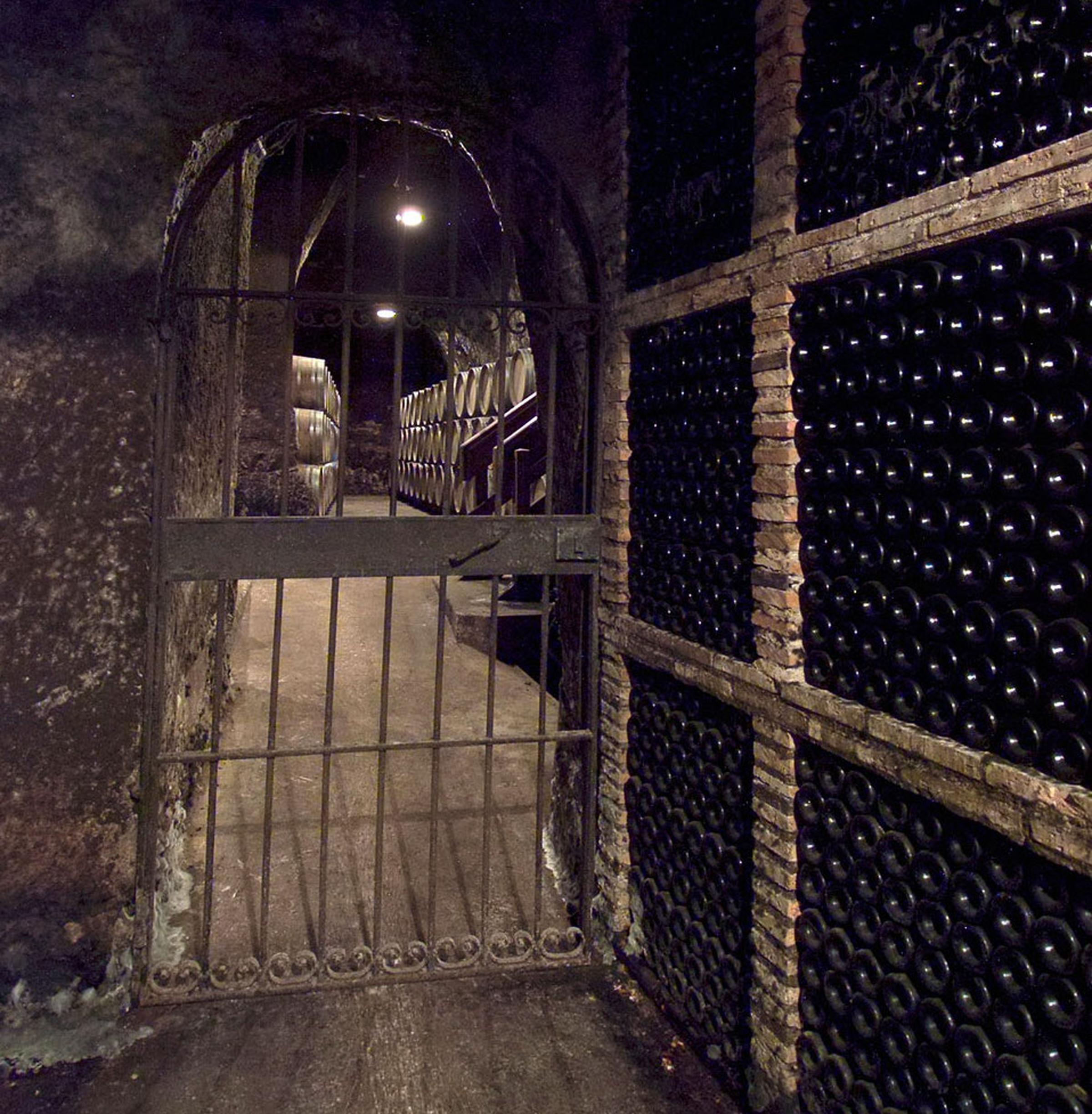 https://a.storyblok.com/f/105614/958x977/4f436a7730/olabarri-wine-cellar.jpg