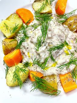 Dillkött med morötter och kokt potatis