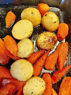 Rostad potatis och morötter