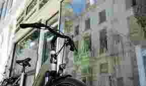 Sparta e-bike c-grid groen bij kantoor
