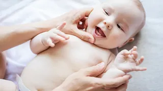 Mi hijo ha nacido con dientes, ¿cómo cuidarlos?