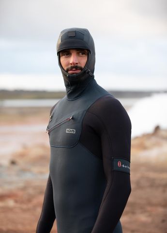 ColdConditions_HoodedWetsuits1