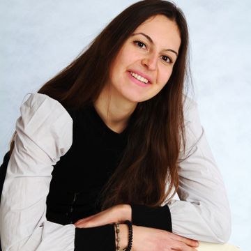 Helena Pokrivka  BA BSc MSc MSc.