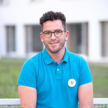 Dr. Bernhard Fahrner
